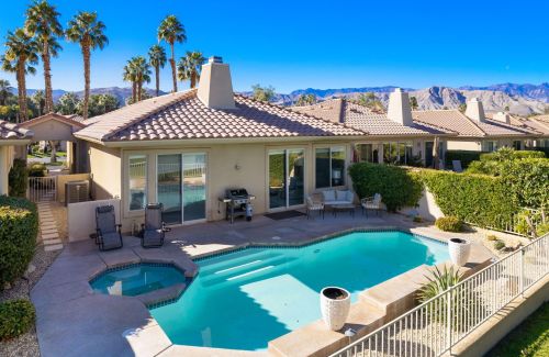 166 Kavenish Dr, Rancho Mirage CA  92270-3244 exterior