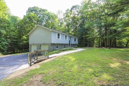 5 Vanessa Ln, Staatsburg, NY 12580-5323