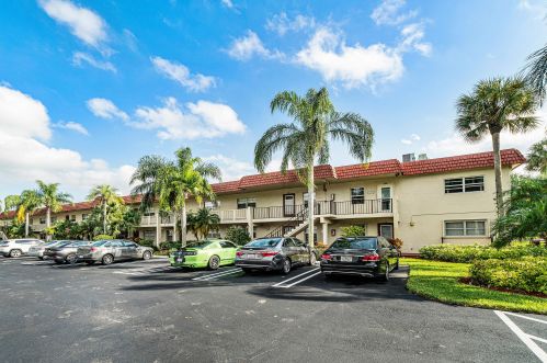 6 Abbey Ln, Delray Beach, FL 33446-1663