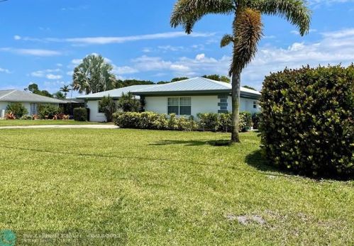 416 Naranja Ave, Fort Pierce, FL 34983-2222