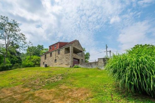 50 Ash Ave, Library PA  15129-7701 exterior