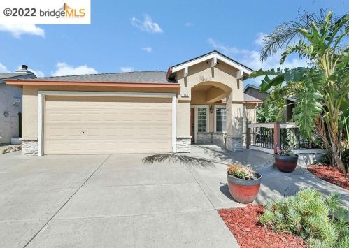 2244 El Lago Dr, Oakley, CA 94561-4165