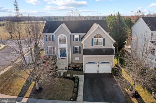 1 Pheasant Ct, Columbus, NJ 08022-2336
