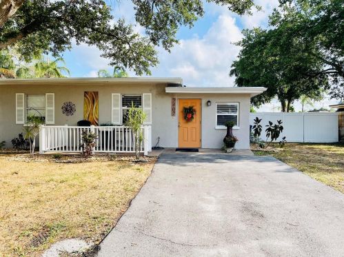 7407 41st Ave, Saint Petersburg, FL 33709-4437
