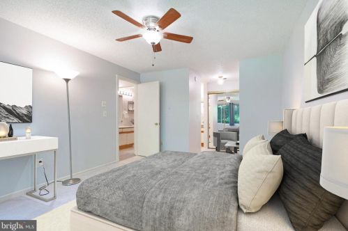 11723 Summerchase Cir, Herndon VA  20194-1137 exterior