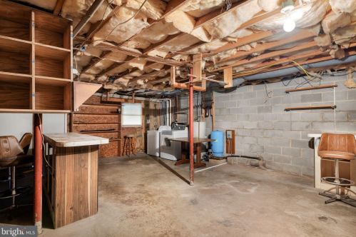 468 Hillcrest Rd, Edinburg VA  22824-2923 exterior