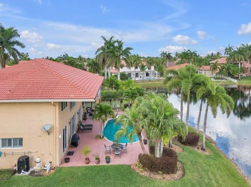 1333 175th Way, Hollywood FL  33029-4824 exterior