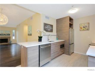 121 Heritage Hls, Somers Town, NY 10589-1315