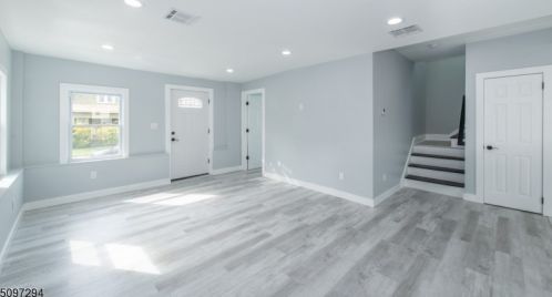 22 Harvard St, Nutley NJ  07110-3322 exterior