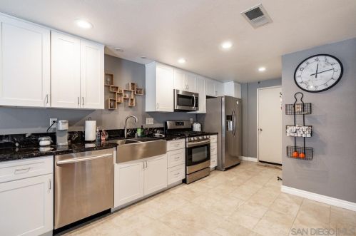 2586 Manzana Way, San Diego CA  92139-1438 exterior