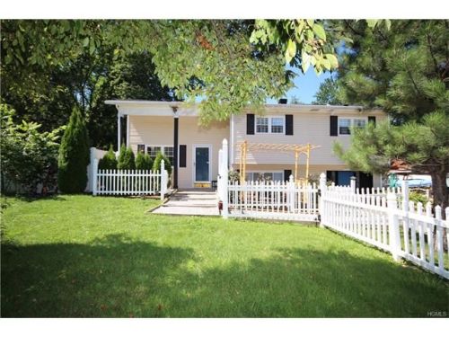 305 Lake Shore Dr, Monroe, NY 10950-1802