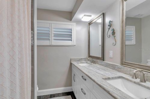 4592 40 St, Saint Petersburg FL  33714-2220 exterior