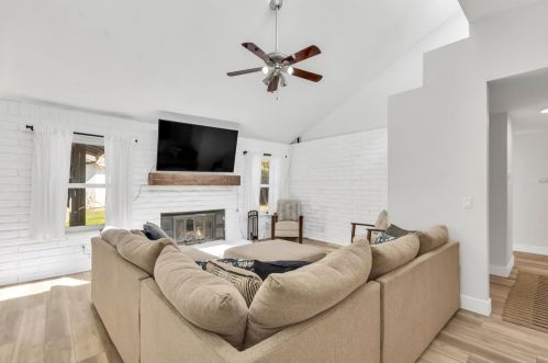 221 Jubilee Way, Rio Linda CA  95673-3326 exterior