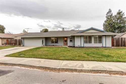 168 Glacier Dr, Livermore, CA 94551-6017