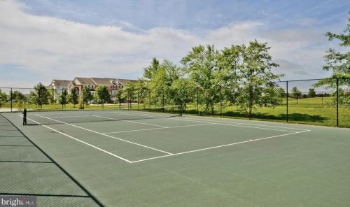 8231 Singleleaf Ln, Lorton VA  22079-5634 exterior
