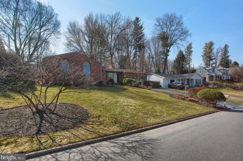662 Arlington Rd, Camp Hill, PA 17011-1600