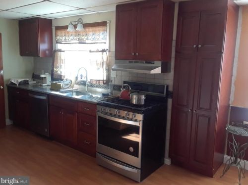 1334 Puritan Ave, West Deptford NJ  08096-1032 exterior
