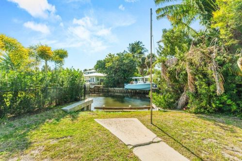 11721 Lake Shore Pl, West Palm Beach, FL 33408-3239