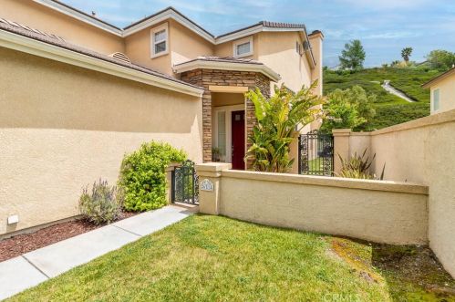 26514 Cardinal Dr, Santa Clarita, CA 91387-6317