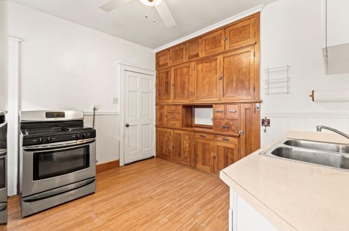 3013 Bartlett Ave, Milwaukee WI 53211-3215 exterior