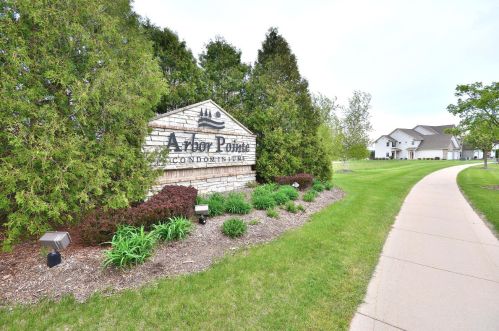 487 Cedar Ct, Slinger WI  53086-9061 exterior