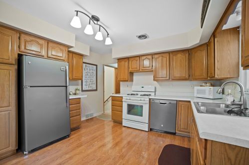 8325 53rd St, Milwaukee WI  53223-3522 exterior