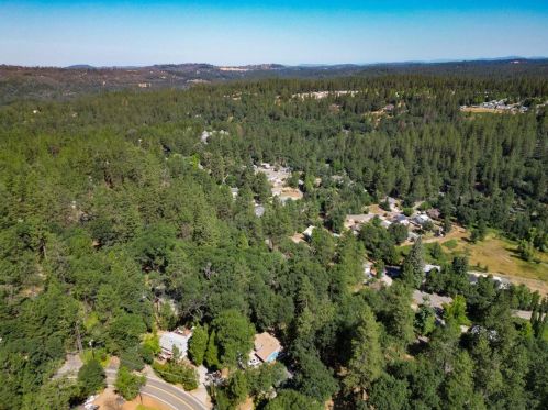 11594 Francis Dr, Grass Valley CA  95949-6675 exterior