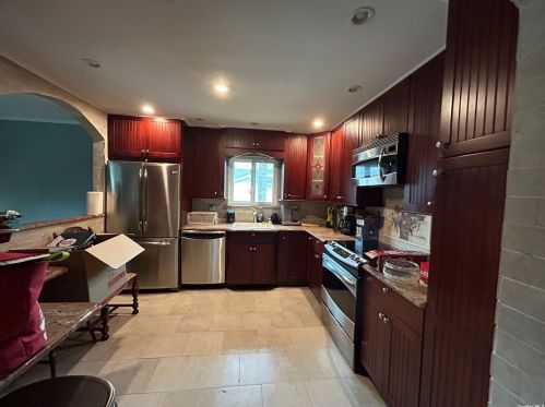 1207 Jefferson Ave, West Islip NY  11795-1706 exterior