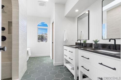 1533 Beryl St, San Diego CA  92109-2106 exterior