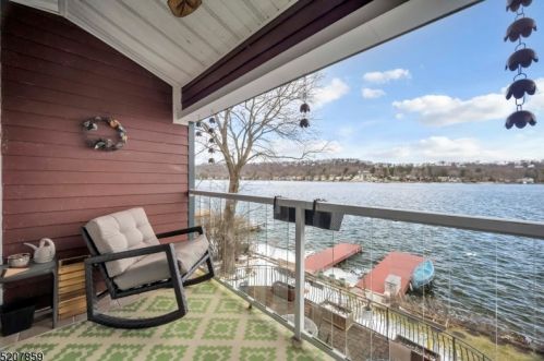 16 Maple Pkwy, Sparta NJ  07871-2011 exterior