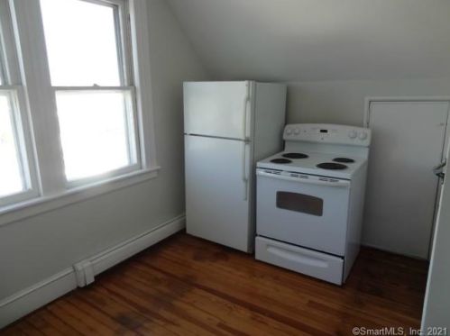 115 Beachview Ave, Bridgeport CT  06605-3257 exterior
