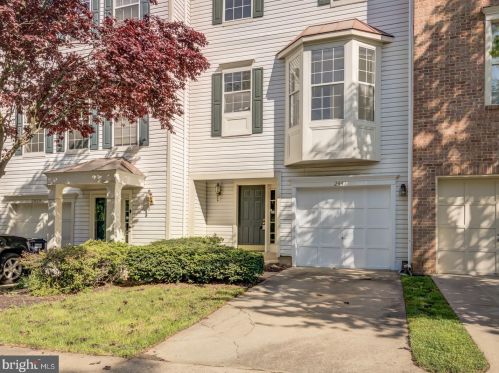 2441 Clover Field Cir, Herndon VA  20171-4313 exterior