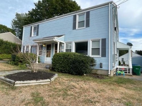 41 Norman St, Waterford, CT 06385-2330