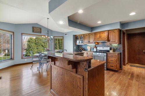 4580 Sommerset Dr, Waukesha WI  53151-6876 exterior