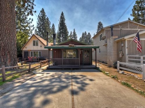 926 Country Club Blvd, Big Bear City CA  92314-9048 exterior