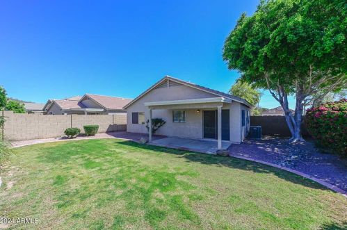 6620 Whispering Wind Dr, Glendale AZ  85310-3465 exterior