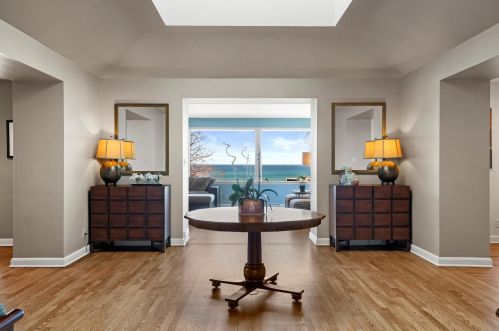 4790 Lake Dr, Milwaukee, WI 53211-1256