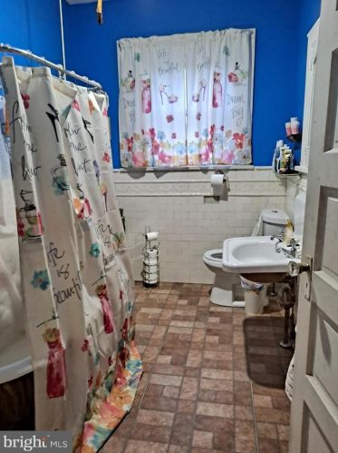 1339 Dekalb St, Norristown PA  19401-3403 exterior