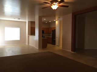 2564 Amber Sun Dr, Phoenix AZ  85085-5078 exterior