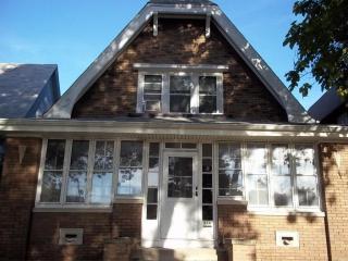 914 20th St, Milwaukee WI  53204-1146 exterior