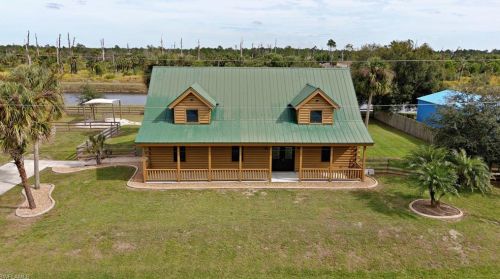 2500 Queen Dr, Lehigh Acres, FL 33971-5588
