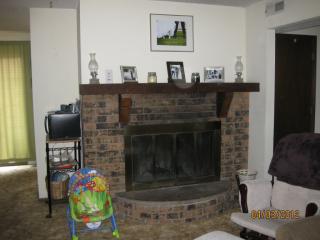 1424 Beechwood Ter, Manhattan KS  66502-7475 exterior