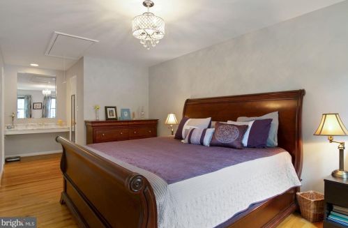 9514 Wallingford Dr, Springfield VA 22015-1738 exterior