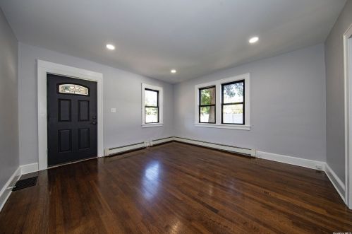 10 21st St, Huntington Station NY  11746-3259 exterior