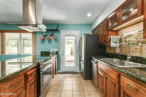 892 Erie St, Chandler, AZ 85225-4727