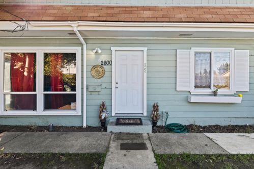 2800 Devonshire Ave, Redwood City CA  94063-3211 exterior