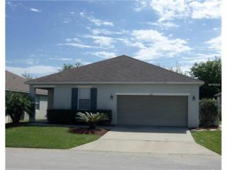 220 Andover Dr, Davenport, FL 33897-7771