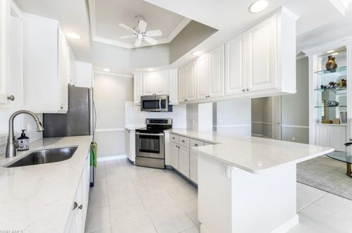 4314 Queen Elizabeth Way, Naples, FL 34119-9572