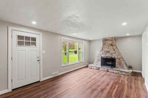 132 Firwood Dr, Bridgeville PA  15017-1204 exterior