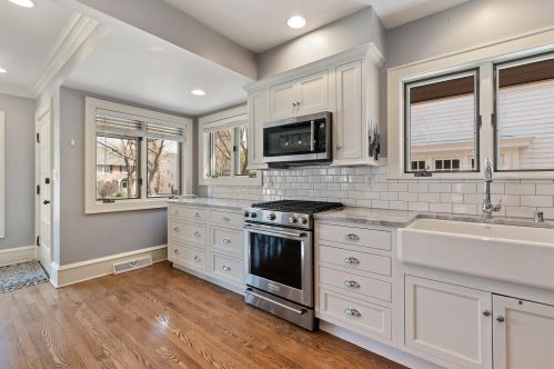 2119 Marion St, Milwaukee WI  53211-2007 exterior